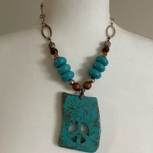 NWT Design By Laura Peace Sign Necklace